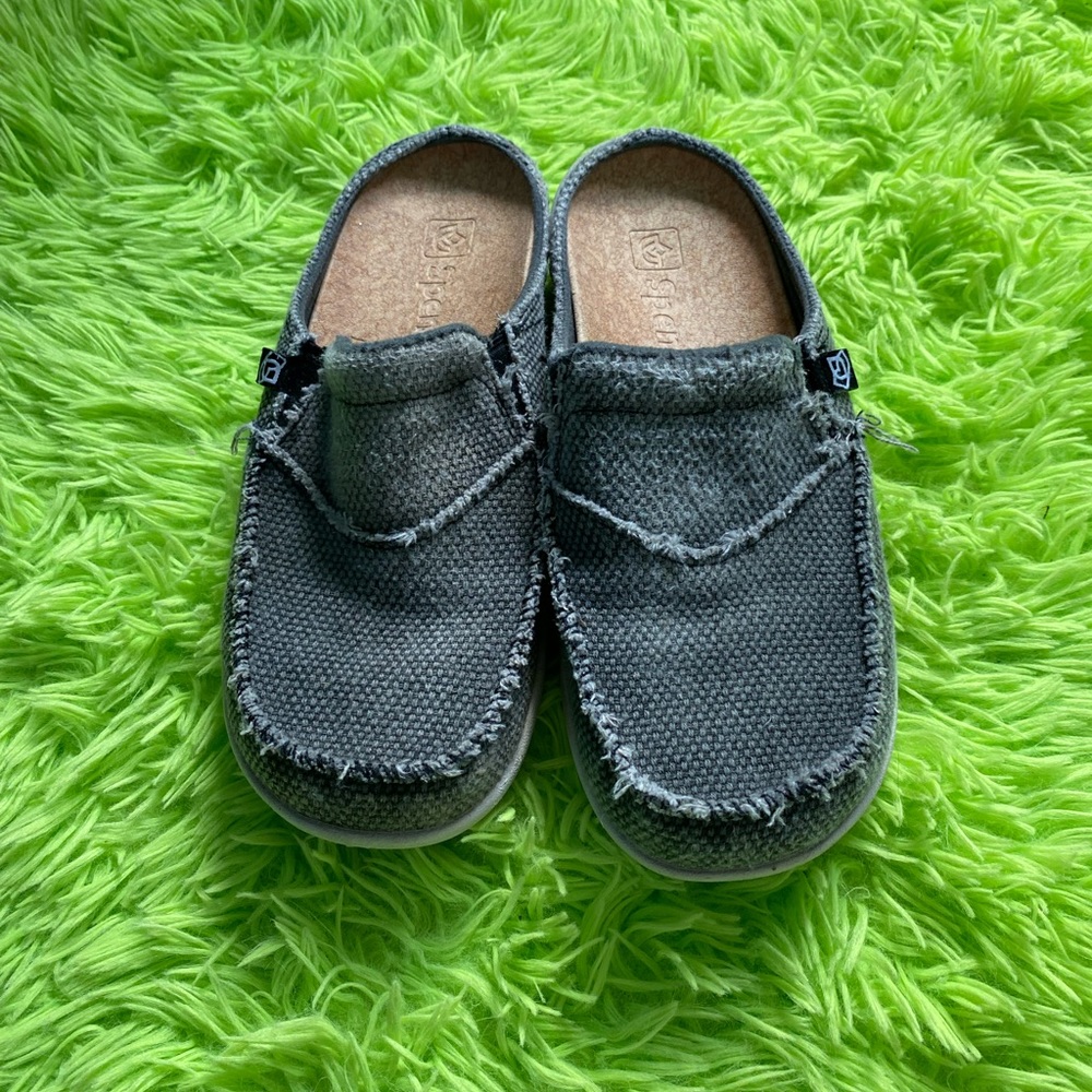 Ladies slip on shoes
